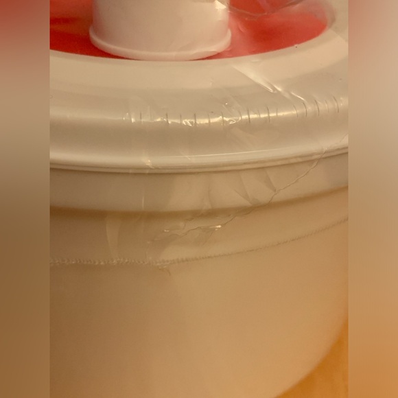 Norpro 9” Diameter Wash/Dry Salad Spinner w/Draining Basket/Colander - READ - Picture 7 of 16